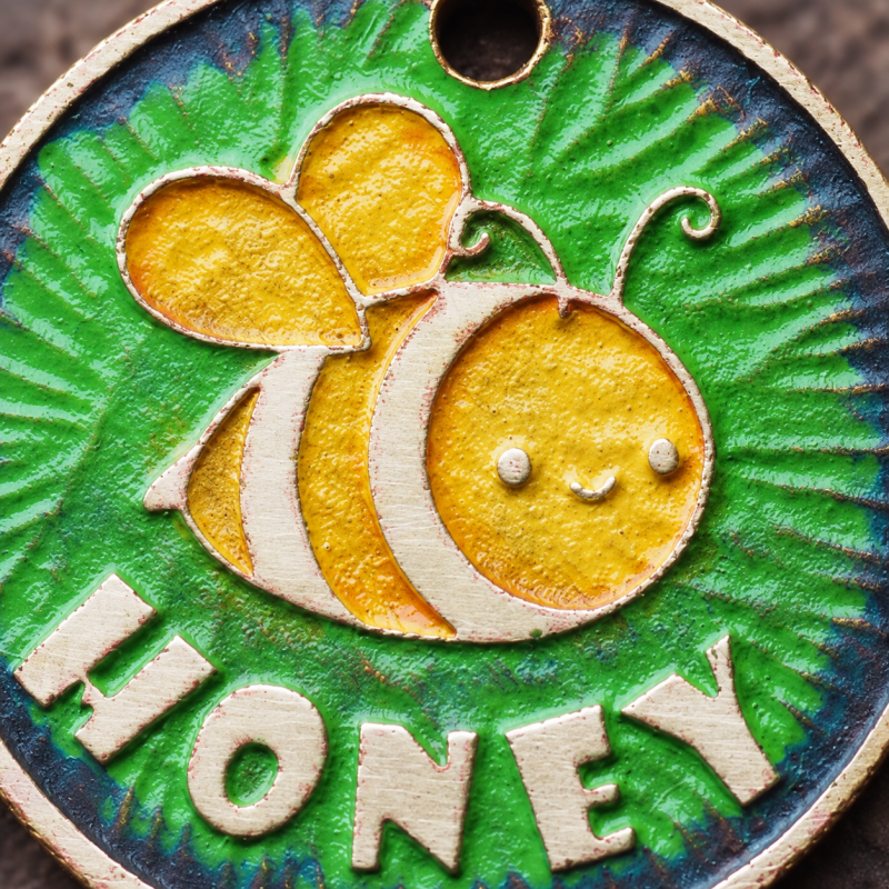 Personalized Bee Pet ID Tag, Green and Yellow Etched Brass, 25–35 mm detail 3